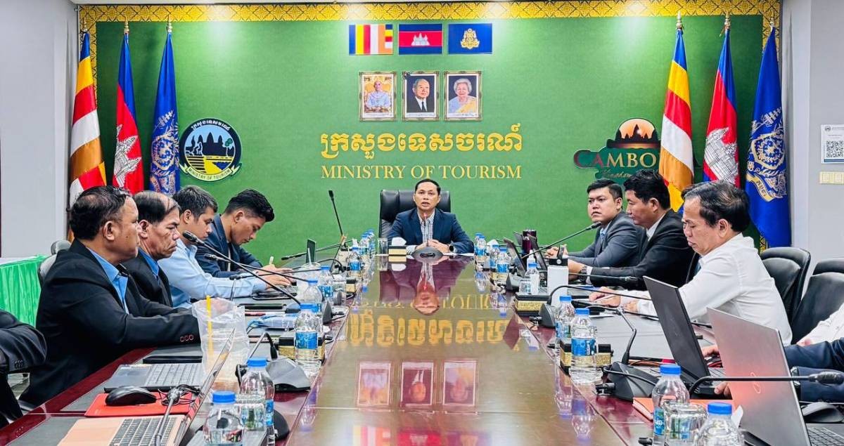 ក្រសួងទេសចរណ៍ បន្តរៀបចំកម្មវិធីសិក្សាផ្អែកលើសមត្ថភាព (Competency Based Curriculum) សម្រាប់កញ្ចប់ស្តង់ដាសមត្ថភាព សញ្ញាបត្របច្ចេកទេស ២ និង៣ ជំនាញការិយាល័យជួរមុខ និងសេវាកម្មម្ហូបអាហារ និងភេសជ្ជៈ សម្រាប់ដាក់ចុះអនុវត្តកម្រិតជាតិ នាពេលខាងមុខ!