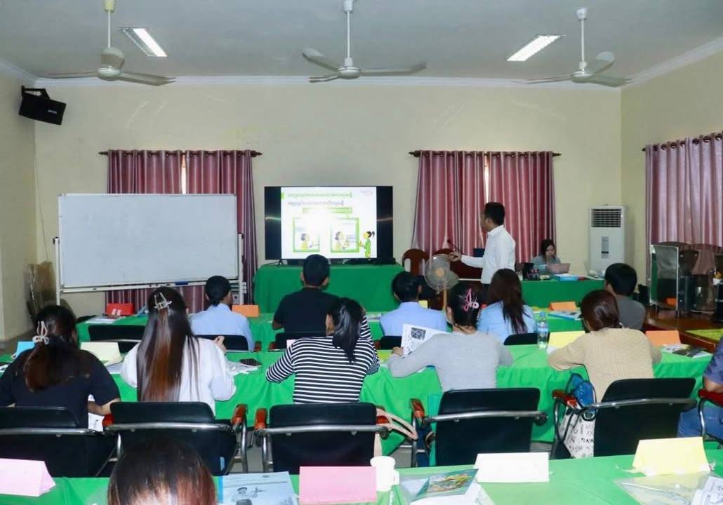 The Kratie Provincial Department of Tourism, Funded by Swisscontact, Launches Food and Beverage Service Training Program!