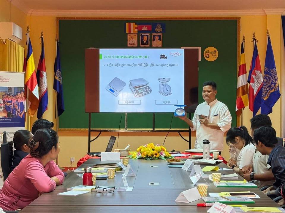 The Stung Treng Provincial Department of Tourism, funded by Swisscontact, successfully concluded a comprehensive vocational training program in Cooking.
