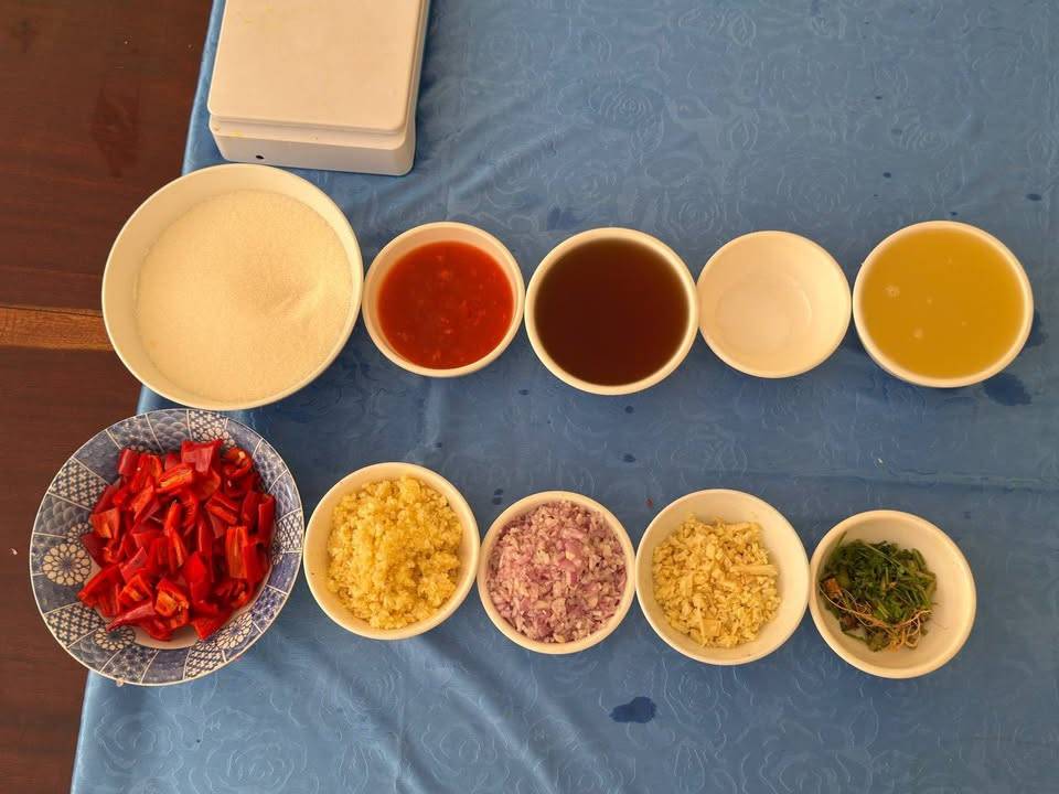The Stung Treng Provincial Department of Tourism, funded by Swisscontact, successfully concluded a comprehensive vocational training program in Cooking.